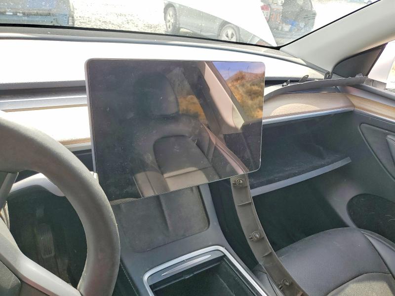 64624886 :رقم المزاد ، 7SAYGAEE8NF524419 vin ، 2022 Tesla Model Y مزاد بيع