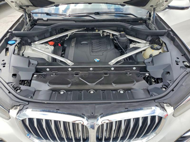 63374196 :رقم المزاد ، 5UXCR6C52KLK86379 vin ، 2019 Bmw X5 مزاد بيع