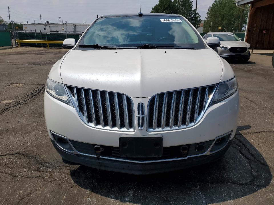 2015 Lincoln Mkx მანქანა იყიდება აუქციონზე, vin: 2LMDJ8JKXFBL25744, აუქციონის ნომერი: 64816466