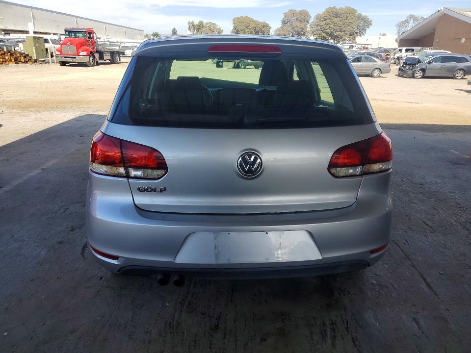 65737426 :رقم المزاد ، WVWDB7AJ5BW072713 vin ، 2011 Volkswagen Golf مزاد بيع