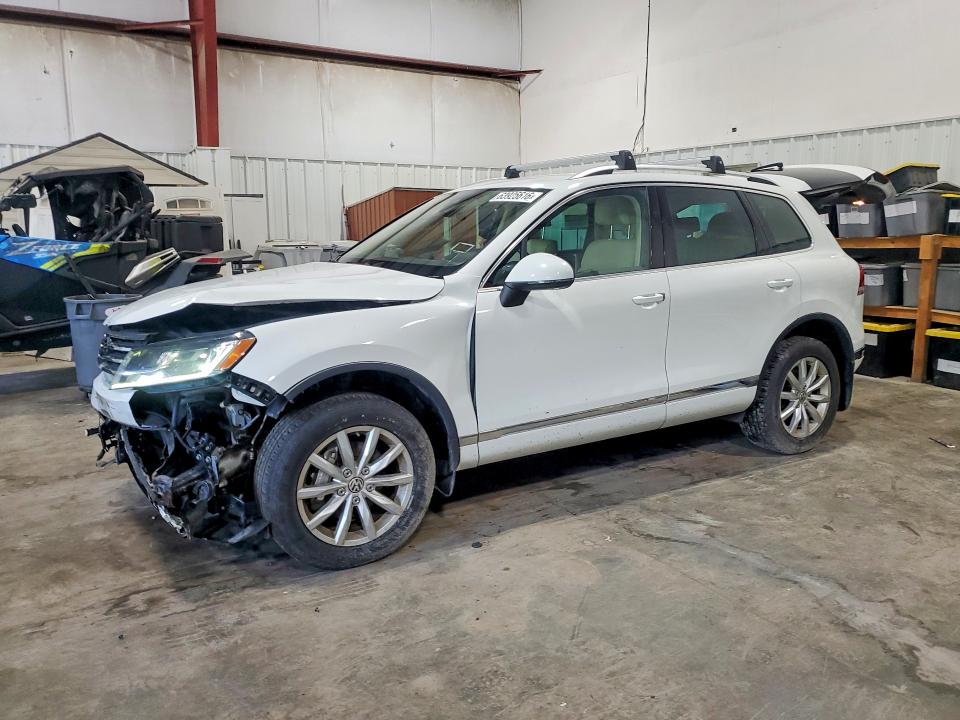 Auction sale of the 2017 Volkswagen Touareg, vin: WVGEF7BP5HD002351, lot number: 63925616
