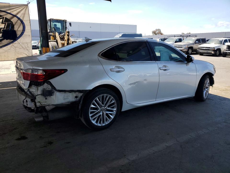 64871126 :رقم المزاد ، JTHBK1GG0D2044231 vin ، 2013 Lexus Es مزاد بيع