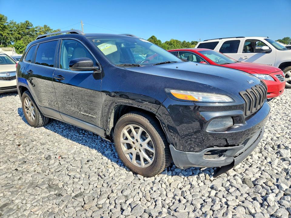 66422836 :رقم المزاد ، 1C4PJLCB2GW135269 vin ، 2016 Jeep Cherokee مزاد بيع
