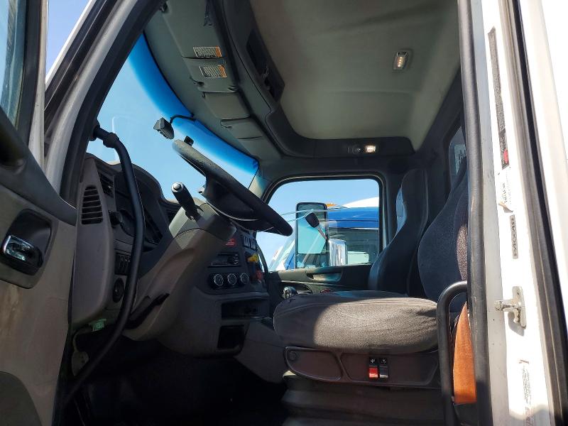 Продаж на аукціоні авто 2015 Peterbilt 579, vin: 1XPBA48X2FD286299, номер лоту: 65236476