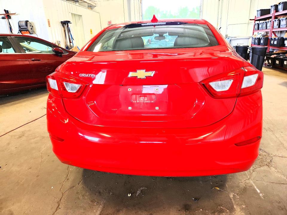63893086 :رقم المزاد ، 1G1BF5SM4H7238871 vin ، 2017 Chevrolet Cruze مزاد بيع