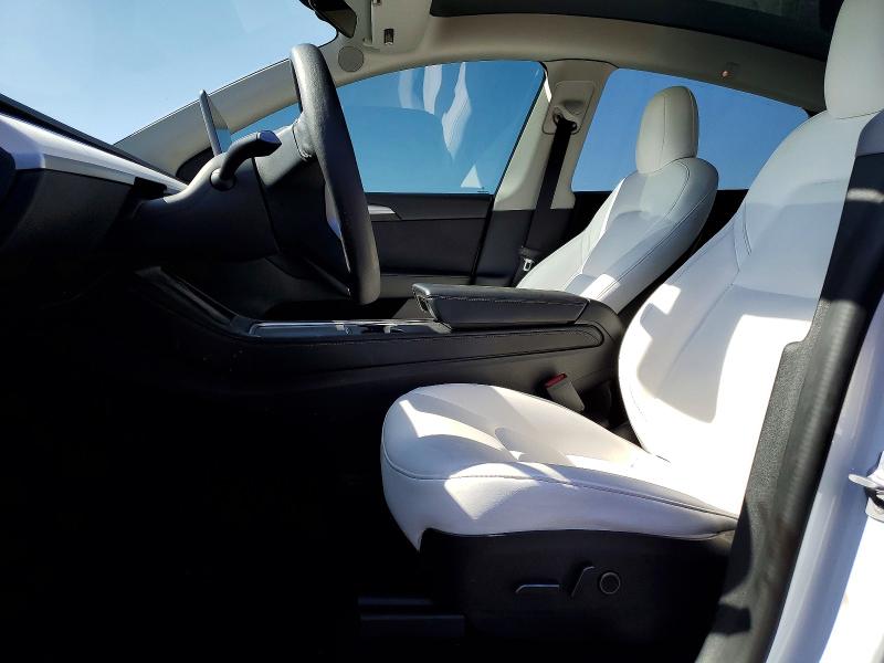 64040836 :رقم المزاد ، 7SAYGDEF3NF537251 vin ، 2022 Tesla Model Y مزاد بيع