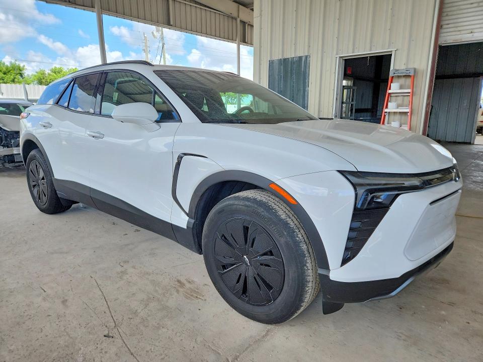 Продажа на аукционе авто 2025 Chevrolet Blazer, vin: 3GNKDBRM6SS190002, номер лота: 64193576