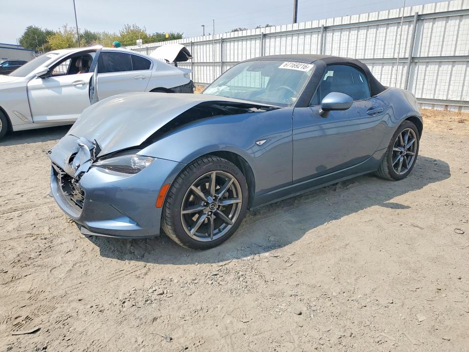 67169216 :رقم المزاد ، JM1NDAD73H0124251 vin ، 2017 Mazda Mx-5 Miata مزاد بيع