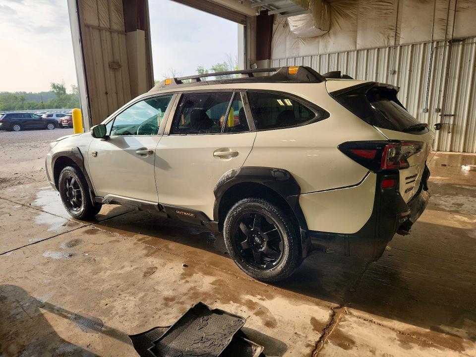 64095556 :رقم المزاد ، 4S4BTGUD4N3111240 vin ، 2022 Subaru Outback مزاد بيع