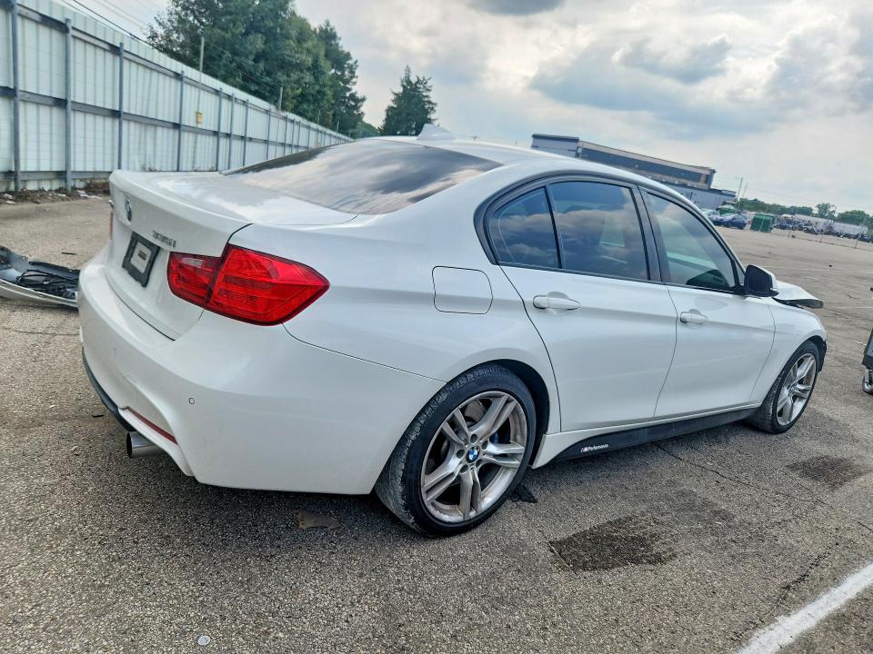 2014 Bmw 335 მანქანა იყიდება აუქციონზე, vin: WBA3B9G53ENR92638, აუქციონის ნომერი: 64011696