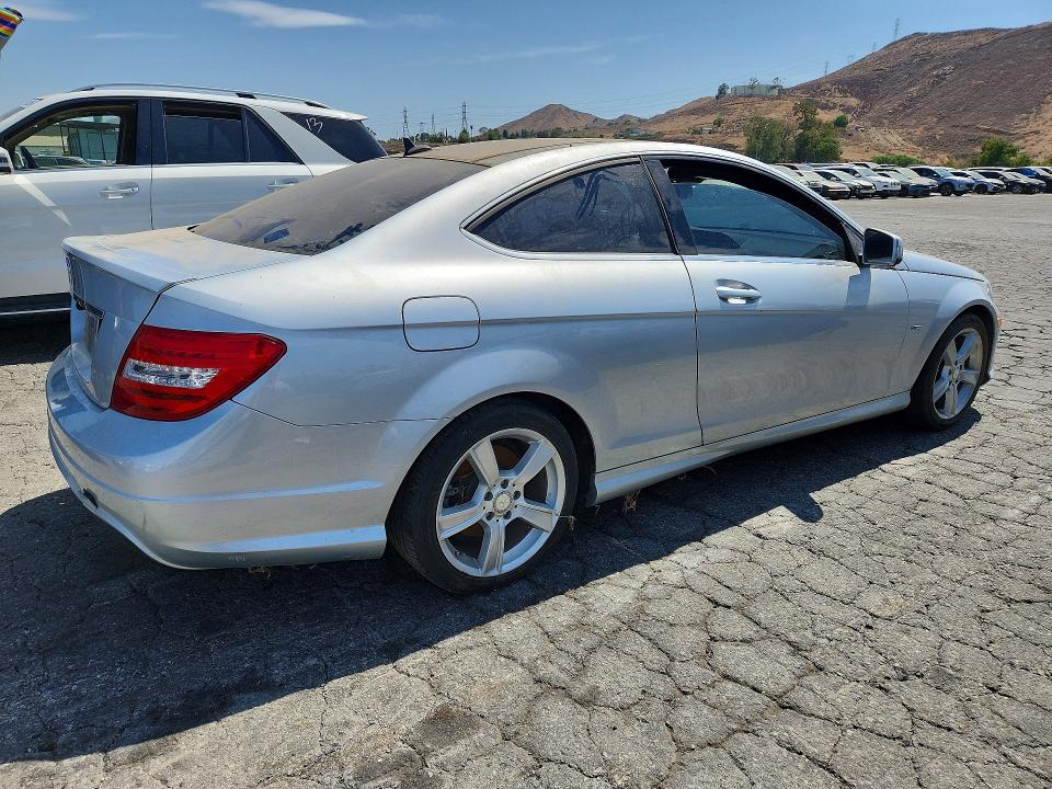 2012 Mercedes-benz C მანქანა იყიდება აუქციონზე, vin: WDDGJ4HB6CF887166, აუქციონის ნომერი: 64458546