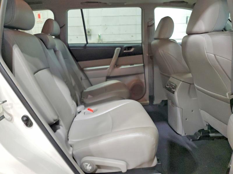 Продажа на аукционе авто 2013 Toyota Highlander, vin: 5TDBK3EH0DS231230, номер лота: 65293076