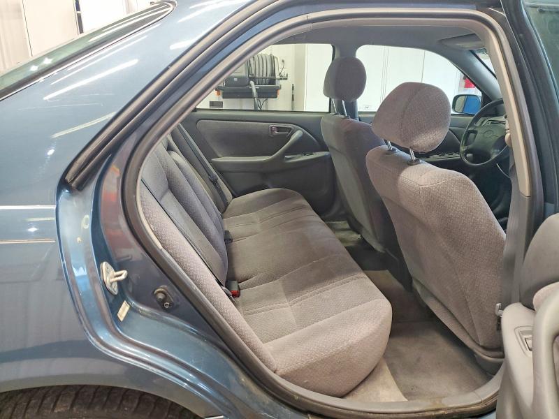 65182926 :رقم المزاد ، 4T1BF22K3YU942366 vin ، 2000 Toyota Camry مزاد بيع