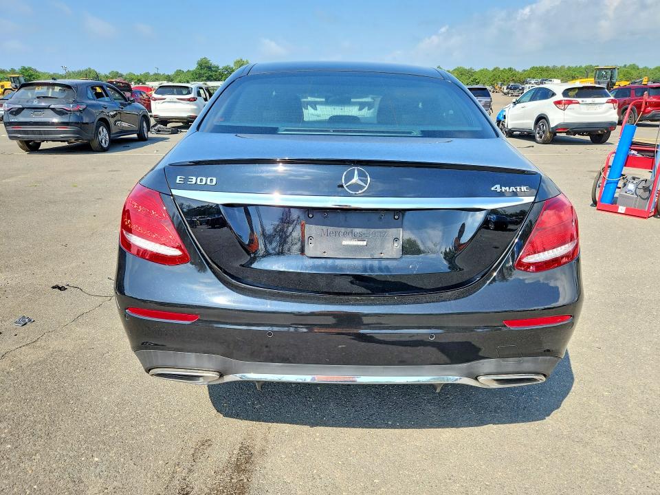 63840126 :رقم المزاد ، WDDZF4KB3KA504721 vin ، 2019 Mercedes-benz E مزاد بيع