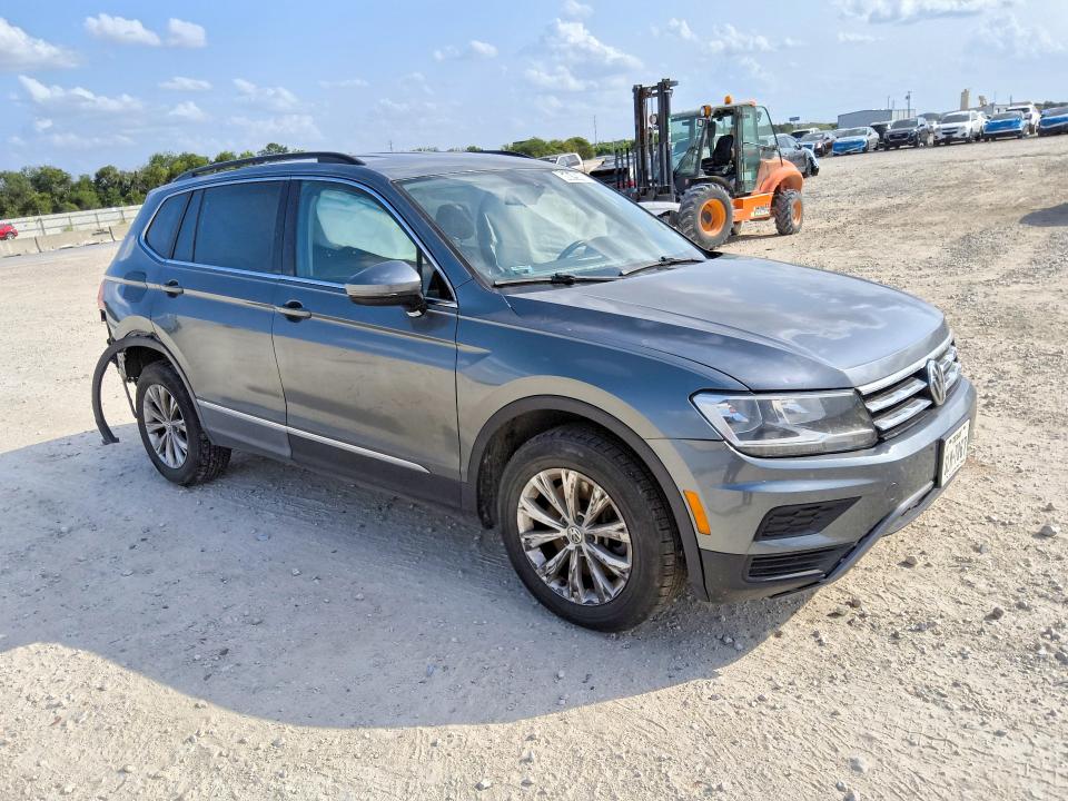 Продажа на аукционе авто 2018 Volkswagen Tiguan, vin: 3VV3B7AX3JM108866, номер лота: 63619486
