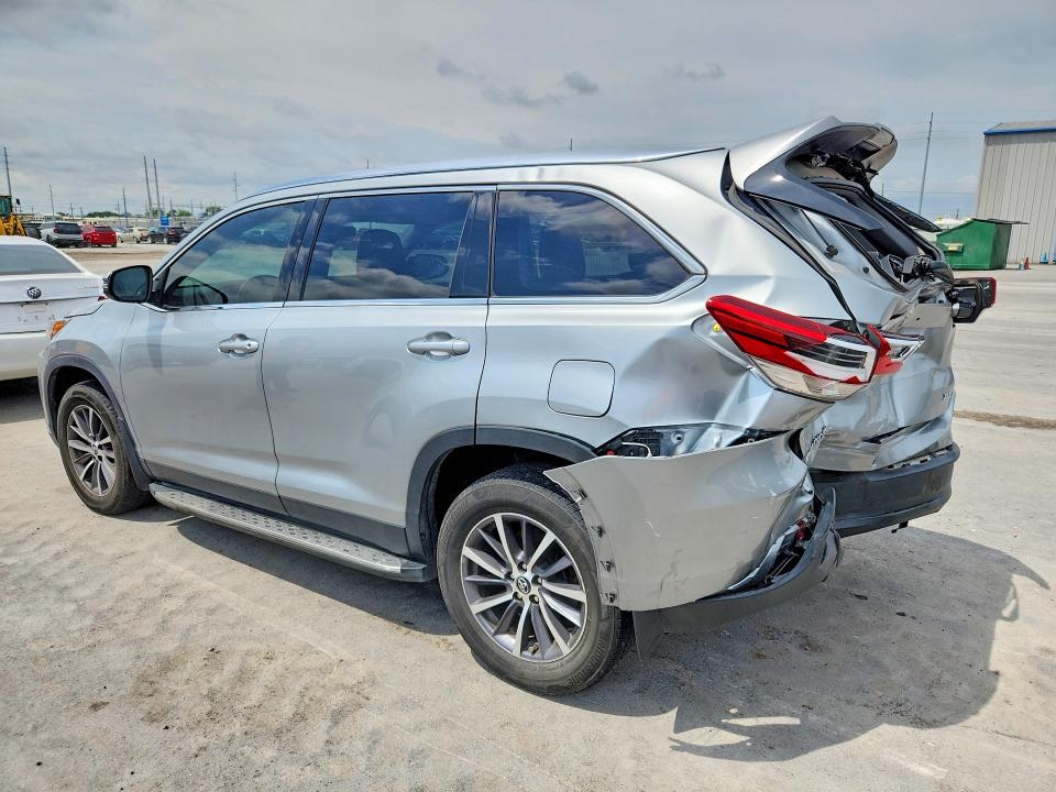 2019 Toyota Highlander მანქანა იყიდება აუქციონზე, vin: 5TDKZRFH2KS565138, აუქციონის ნომერი: 65176006