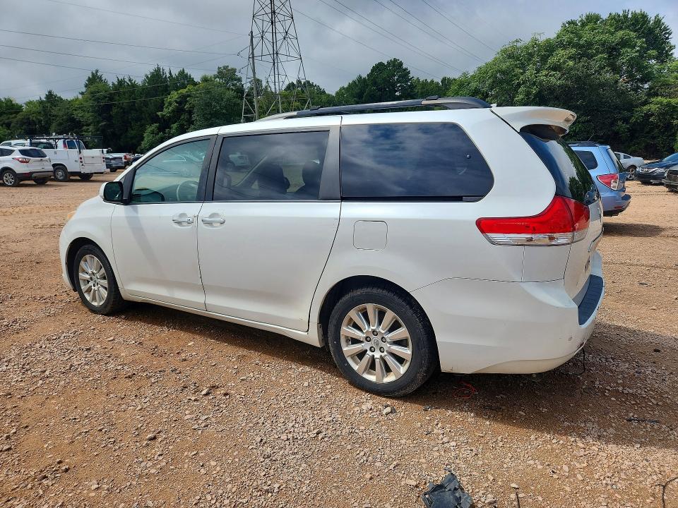63601566 :رقم المزاد ، 5TDDK3DC6BS026782 vin ، 2011 Toyota Sienna مزاد بيع