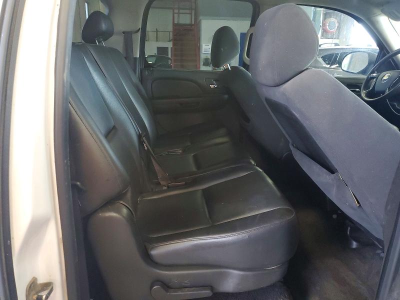 2008 Chevrolet Suburban მანქანა იყიდება აუქციონზე, vin: 3GNFK16388G303618, აუქციონის ნომერი: 64971646