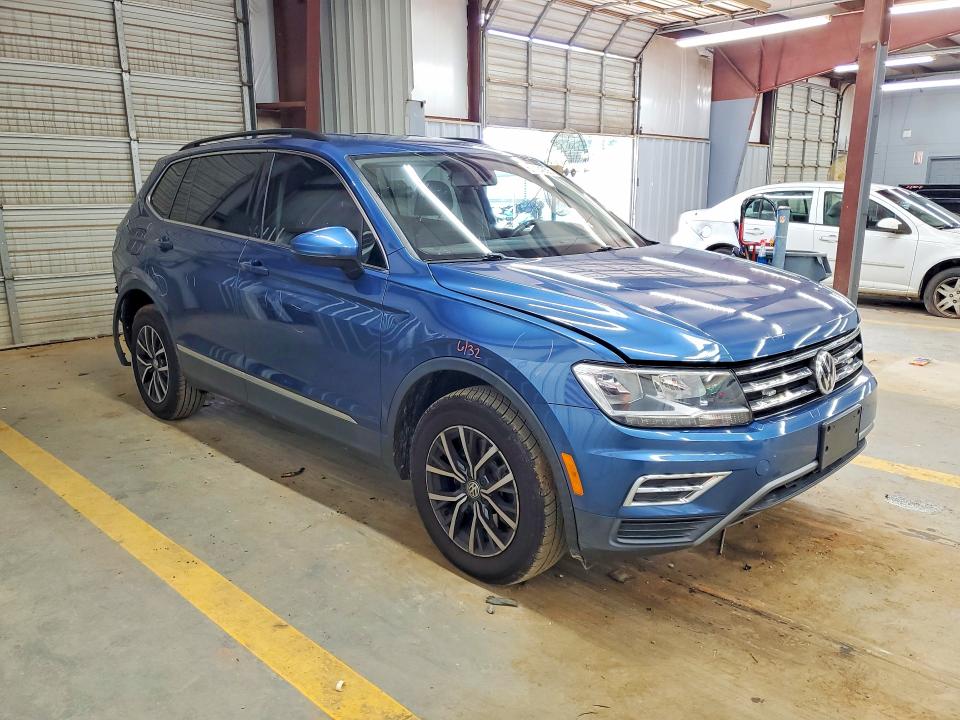 62724356 :رقم المزاد ، 3VV2B7AX8JM192663 vin ، 2018 Volkswagen Tiguan مزاد بيع