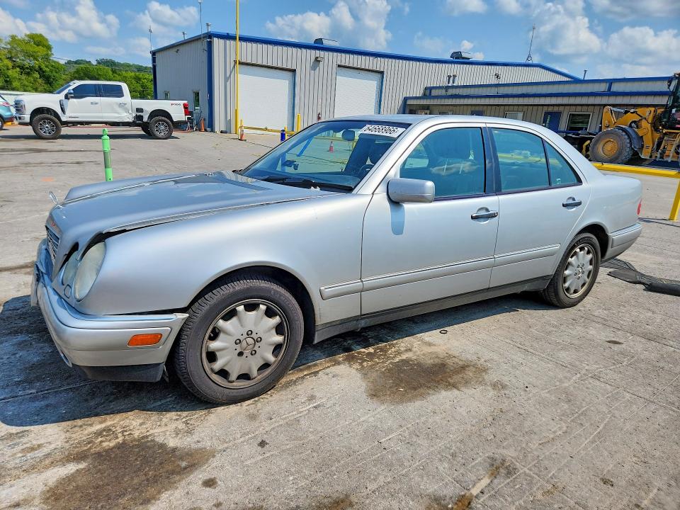 1999 Mercedes-benz E მანქანა იყიდება აუქციონზე, vin: WDBJF65HXXA918247, აუქციონის ნომერი: 64668966