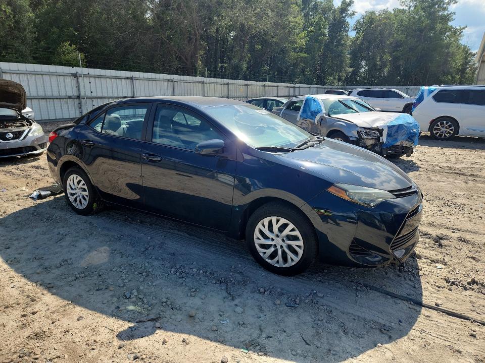 Продаж на аукціоні авто 2018 Toyota Corolla, vin: 5YFBURHE3JP813812, номер лоту: 63880036