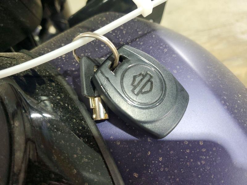 64242836 :رقم المزاد ، 1HD1KH717SB634004 vin ، 2025 Harley-davidson Fltrx مزاد بيع
