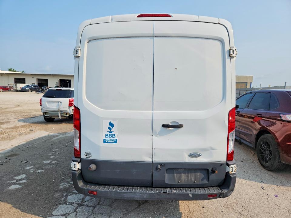 64218276 :رقم المزاد ، 1FTNR2CM9FKA30939 vin ، 2015 Ford Transit مزاد بيع