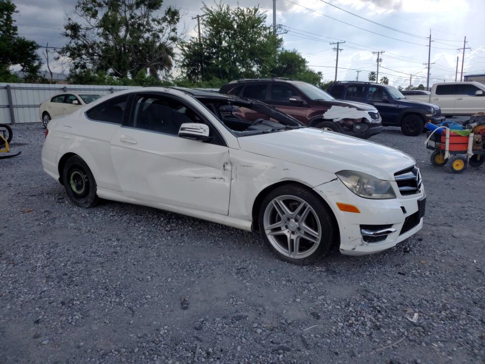 Продаж на аукціоні авто 2014 Mercedes-benz C, vin: WDDGJ4HB2EG200360, номер лоту: 66913136