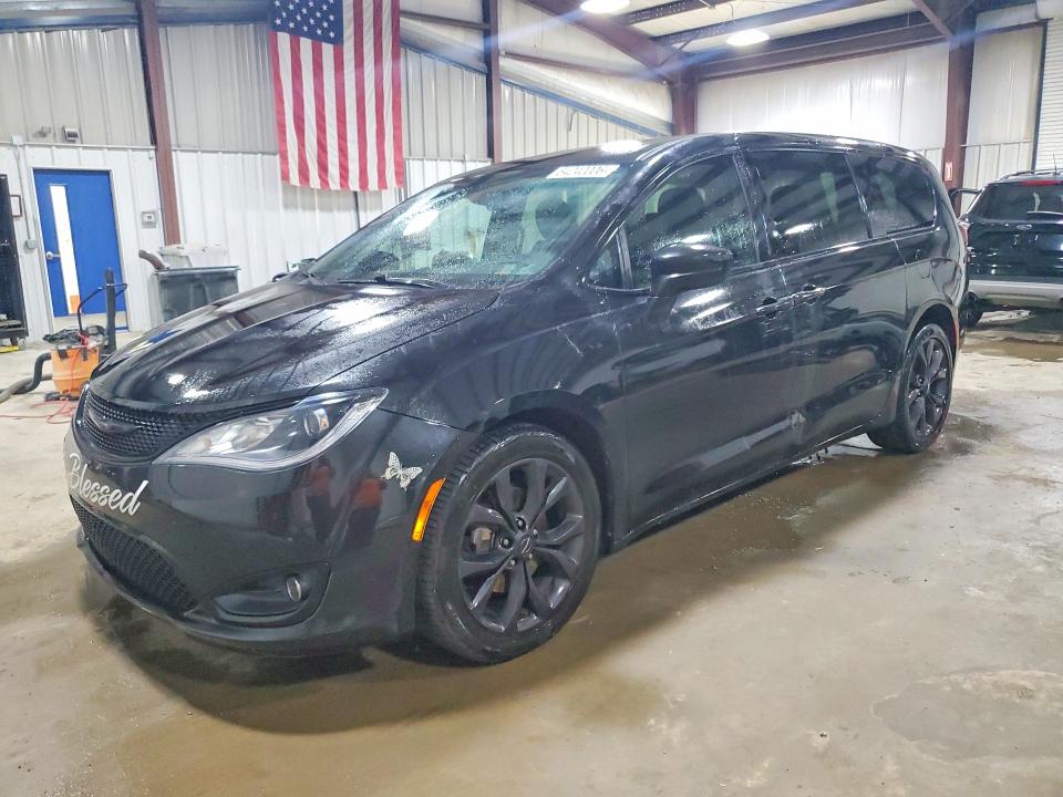 64240006 :رقم المزاد ، 2C4RC1FG6LR110036 vin ، 2020 Chrysler Pacifica مزاد بيع