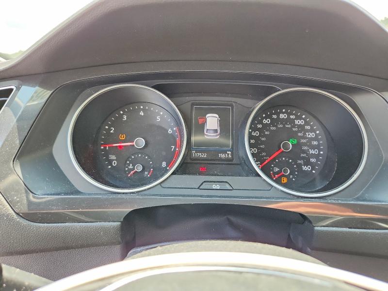63697456 :رقم المزاد ، 3VV1B7AX0JM028822 vin ، 2018 Volkswagen Tiguan مزاد بيع