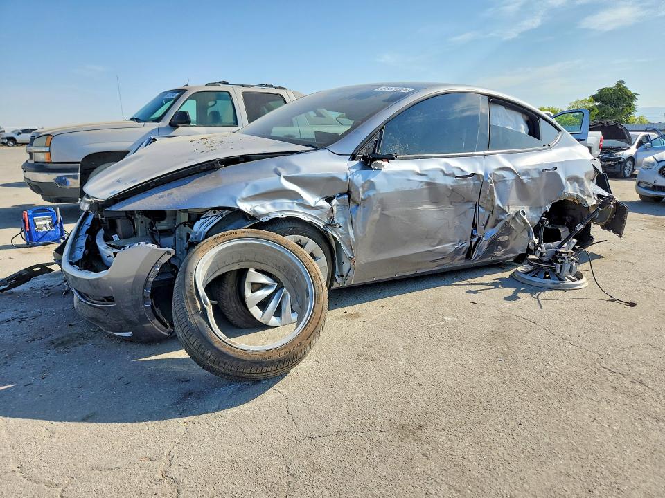 Продаж на аукціоні авто 2026 Tesla Model Y, vin: 7SAYGDED9TF430667, номер лоту: 64471526