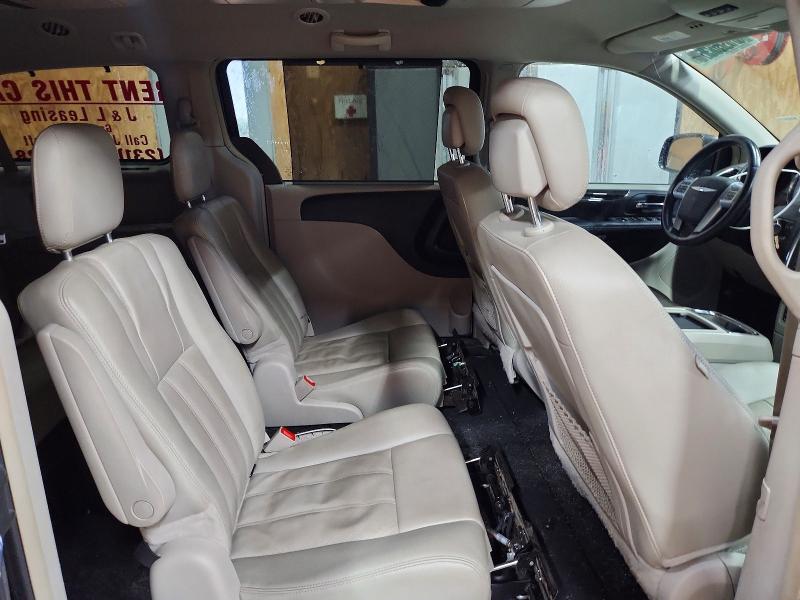 61885366 :رقم المزاد ، 2C4RC1CG1DR589276 vin ، 2013 Chrysler Town & Country مزاد بيع