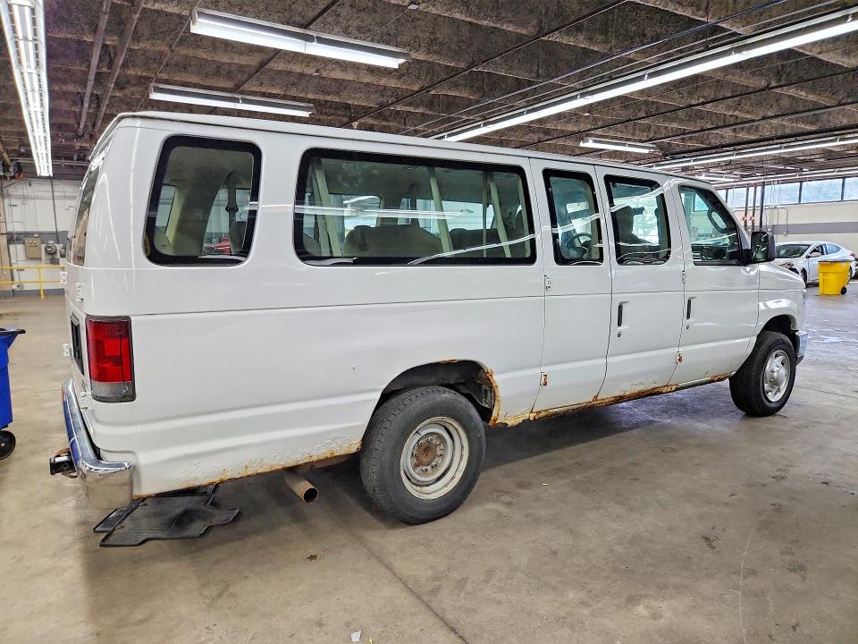 65865146 :رقم المزاد ، 1FBSS3BL4BDA69558 vin ، 2011 Ford Econoline مزاد بيع