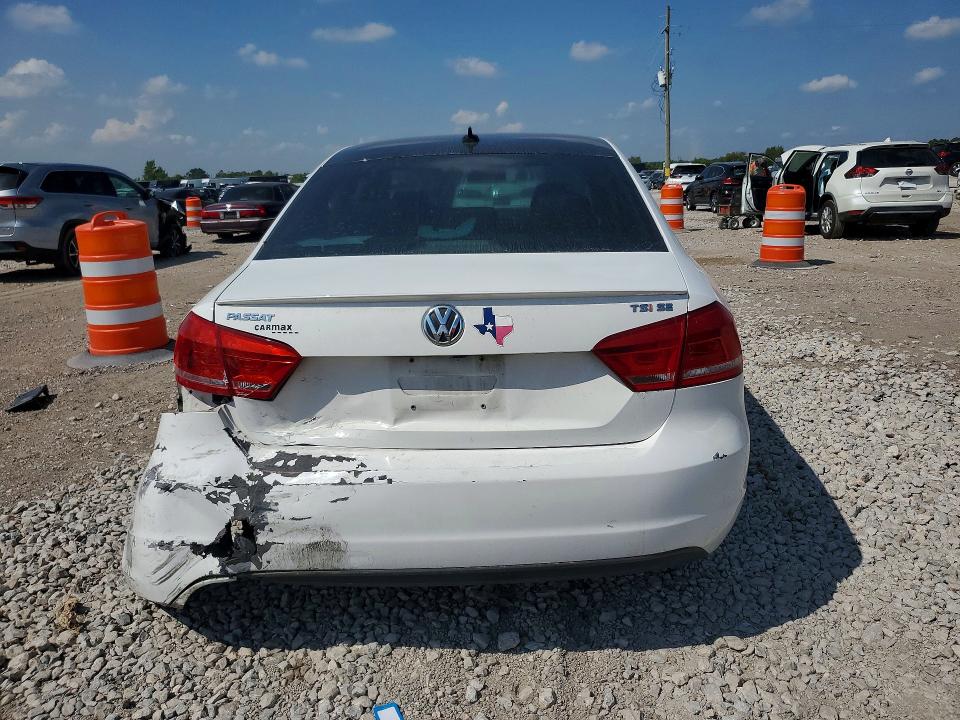 67066306 :رقم المزاد ، 1VWBS7A37FC068174 vin ، 2015 Volkswagen Passat مزاد بيع