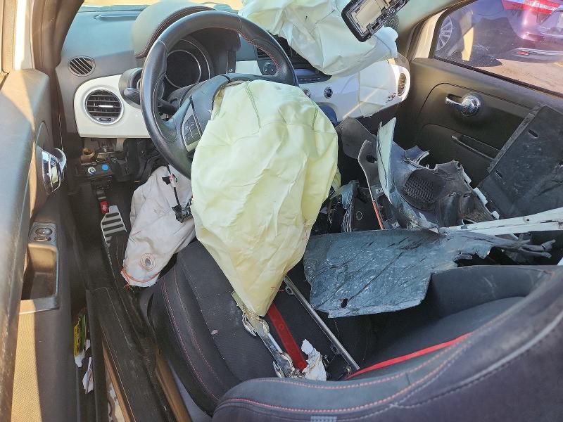 65489856 :رقم المزاد ، 3C3CFFJH4FT608011 vin ، 2015 Fiat 500 مزاد بيع