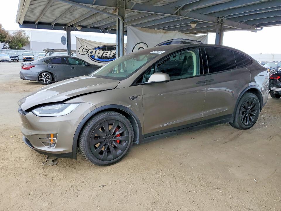 Auction sale of the 2016 Tesla Model X, vin: 5YJXCBE41GF000677, lot number: 64054366