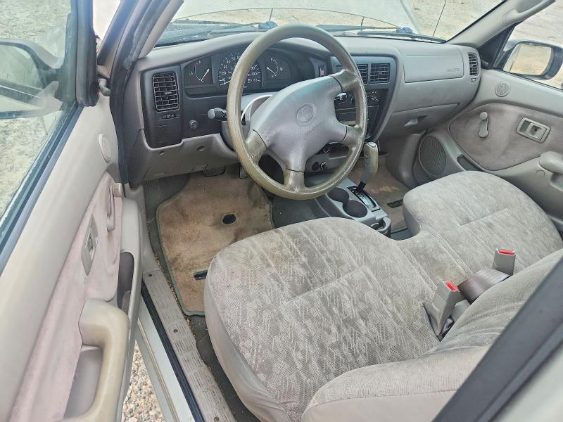 63813396 :رقم المزاد ، 5TENL42N61Z828603 vin ، 2001 Toyota Tacoma مزاد بيع