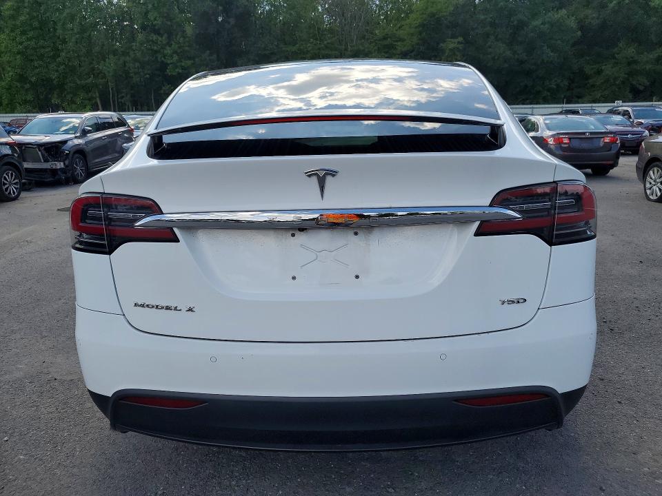 65985766 :رقم المزاد ، 5YJXCBE21GF016554 vin ، 2016 Tesla Model X مزاد بيع