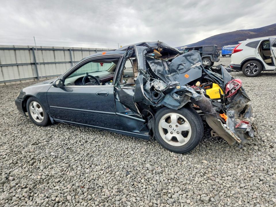 66384766 :رقم المزاد ، 19UYA3152WL010887 vin ، 1998 Acura 2.3cl مزاد بيع