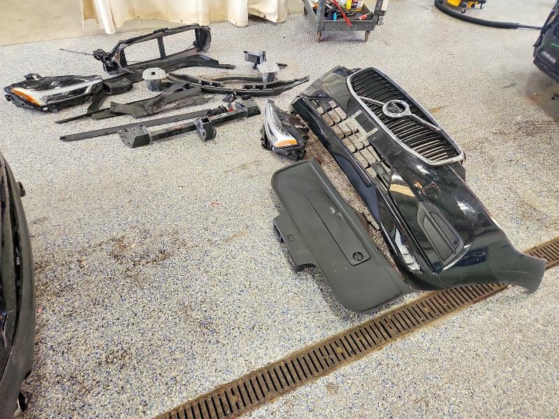 Продаж на аукціоні авто 2020 Volvo Xc60, vin: YV4102RKXL1416797, номер лоту: 63515326