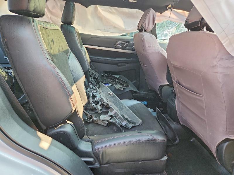64551976 :رقم المزاد ، 1FM5K8DH1JGC52617 vin ، 2018 Ford Explorer مزاد بيع