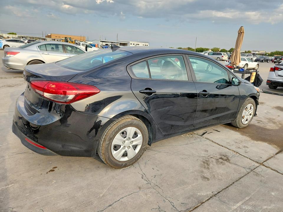 66456416 :رقم المزاد ، 3KPFL4A74HE124361 vin ، 2017 Kia Forte مزاد بيع