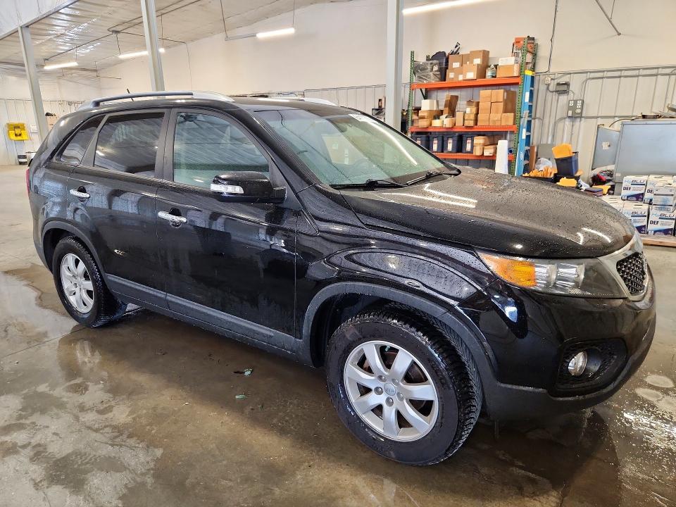 64123076 :رقم المزاد ، 5XYKT3A6XDG362907 vin ، 2013 Kia Sorento مزاد بيع
