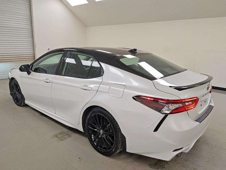Продаж на аукціоні авто 2022 Toyota Camry, vin: 4T1K31AK0NU044923, номер лоту: 64155486