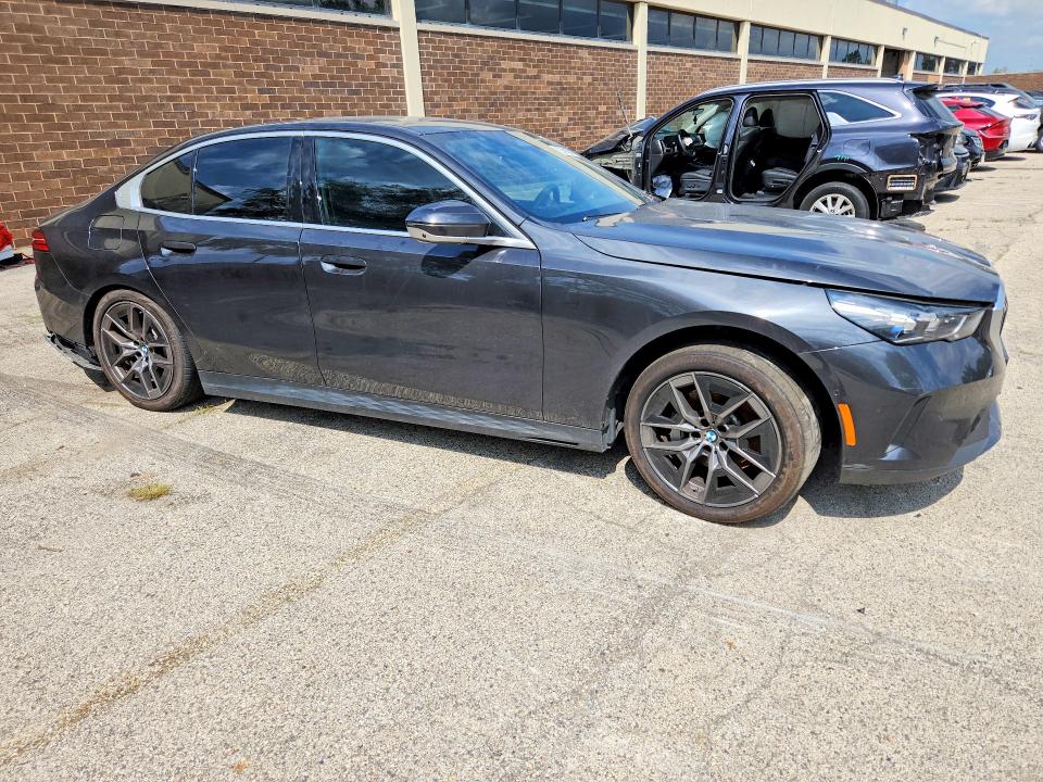 64035956 :رقم المزاد ، WBA53FJ04SCT87763 vin ، 2025 Bmw 530 مزاد بيع