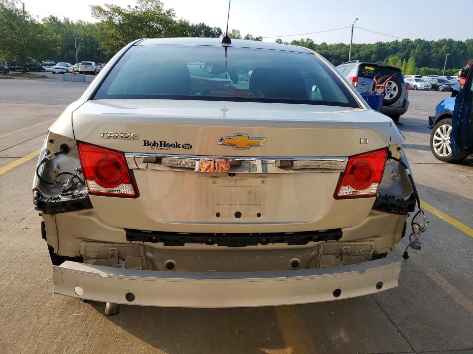 63739646 :رقم المزاد ، 1G1PC5SB8F7211375 vin ، 2015 Chevrolet Cruze مزاد بيع