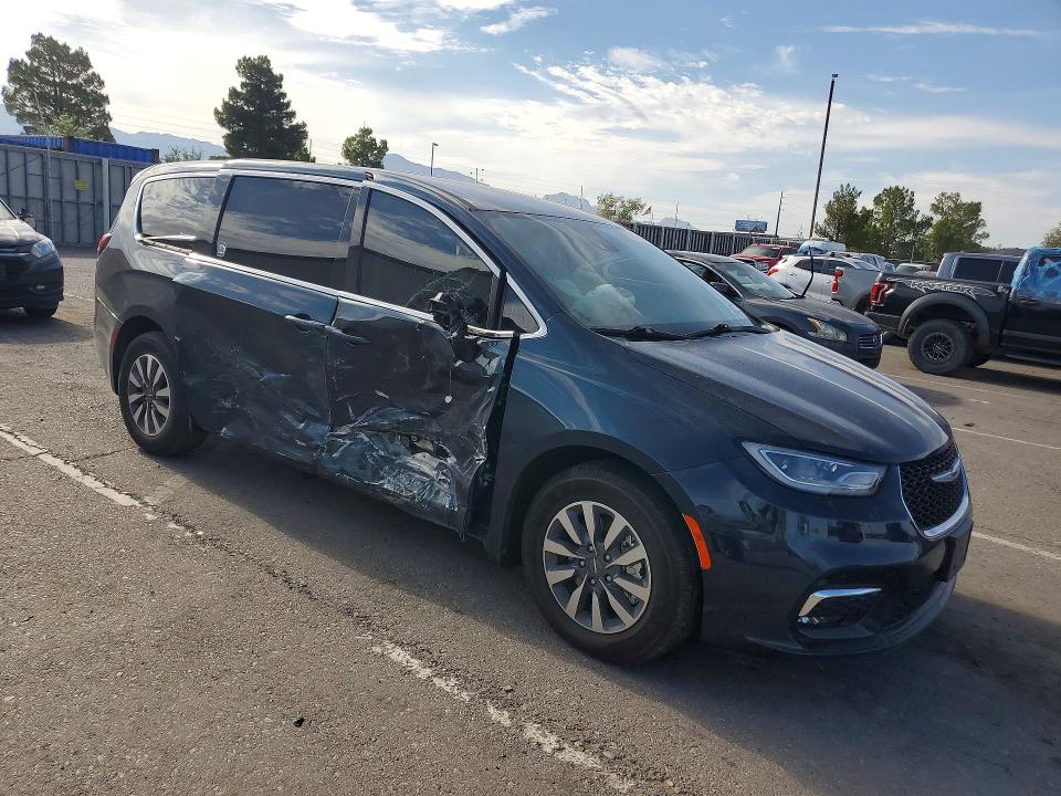 Продажа на аукционе авто 2024 Chrysler Pacifica, vin: 2C4RC1S78RR102650, номер лота: 64360846