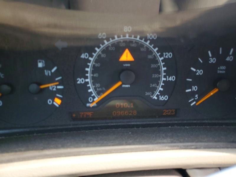 1999 Mercedes-benz Clk მანქანა იყიდება აუქციონზე, vin: WDBLK65G0XT003133, აუქციონის ნომერი: 63864486