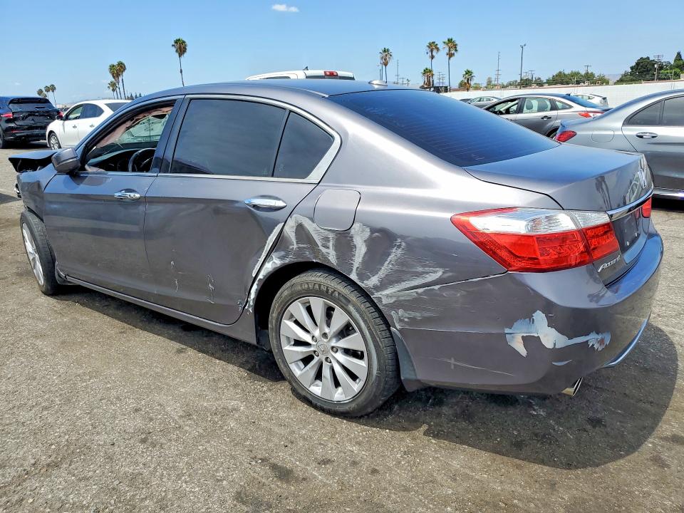 2015 Honda Accord მანქანა იყიდება აუქციონზე, vin: 1HGCR3F88FA010264, აუქციონის ნომერი: 65213466