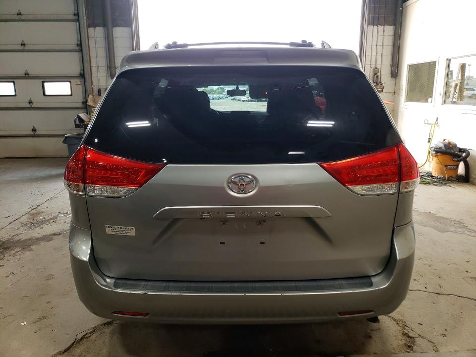 2012 Toyota Sienna მანქანა იყიდება აუქციონზე, vin: 5TDKK3DC9CS180380, აუქციონის ნომერი: 64217976